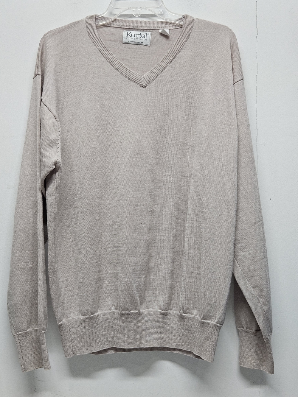 Mens 100% Pure Wool V-Neck Pullover Sweater Size L Beige Design in Ireland Layer